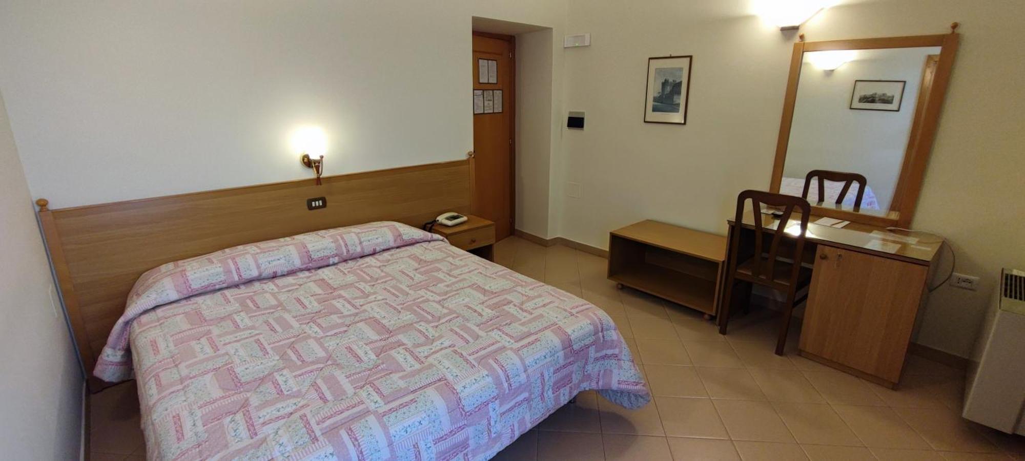 Hotel Castello Mesagne Buitenkant foto
