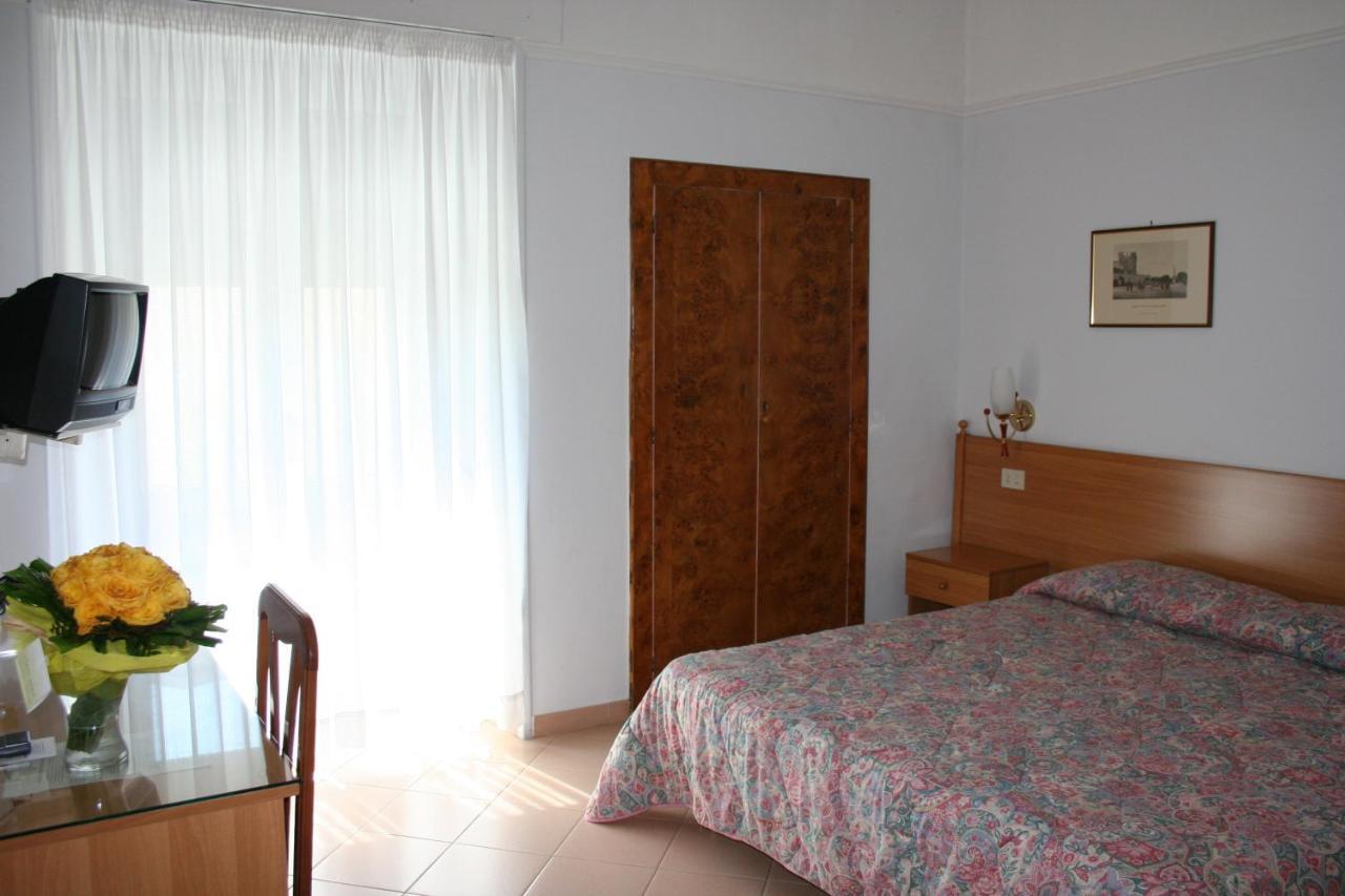 Hotel Castello Mesagne Kamer foto