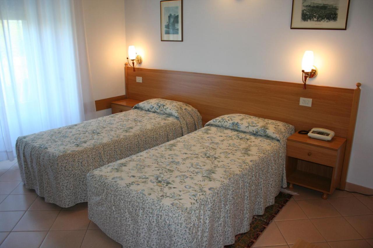 Hotel Castello Mesagne Kamer foto