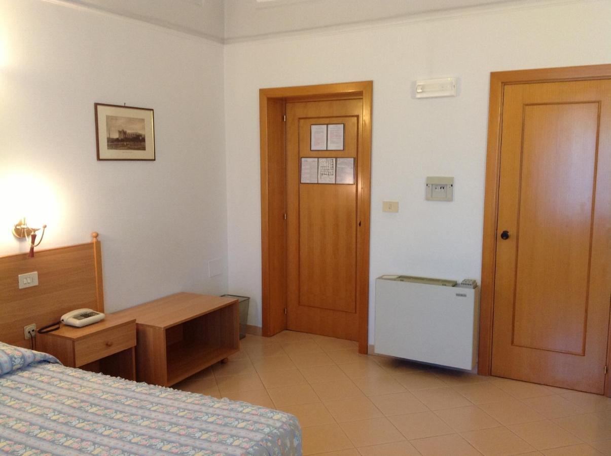 Hotel Castello Mesagne Kamer foto