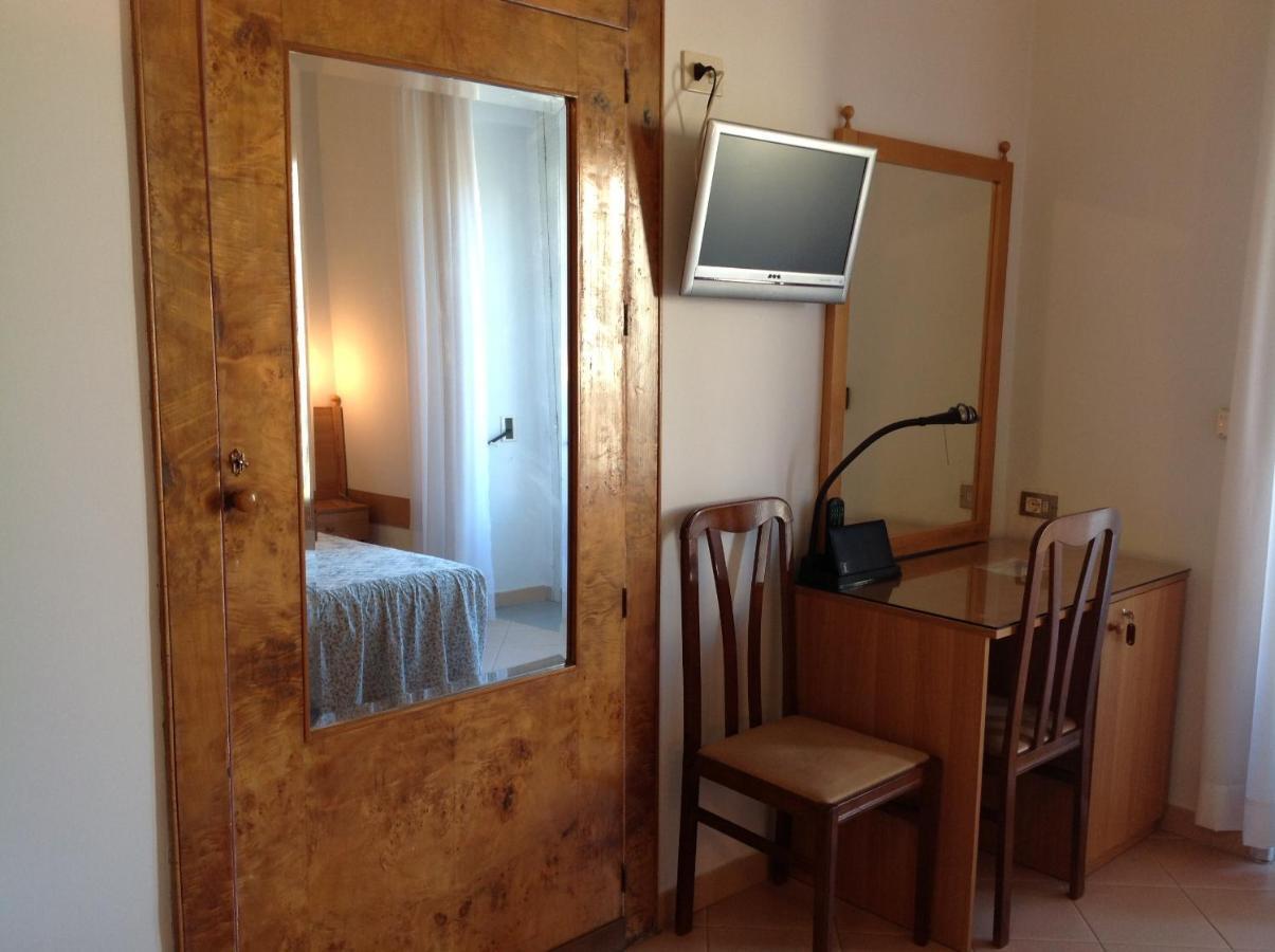 Hotel Castello Mesagne Kamer foto