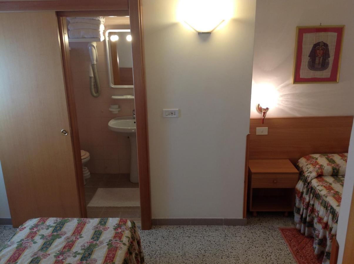 Hotel Castello Mesagne Kamer foto