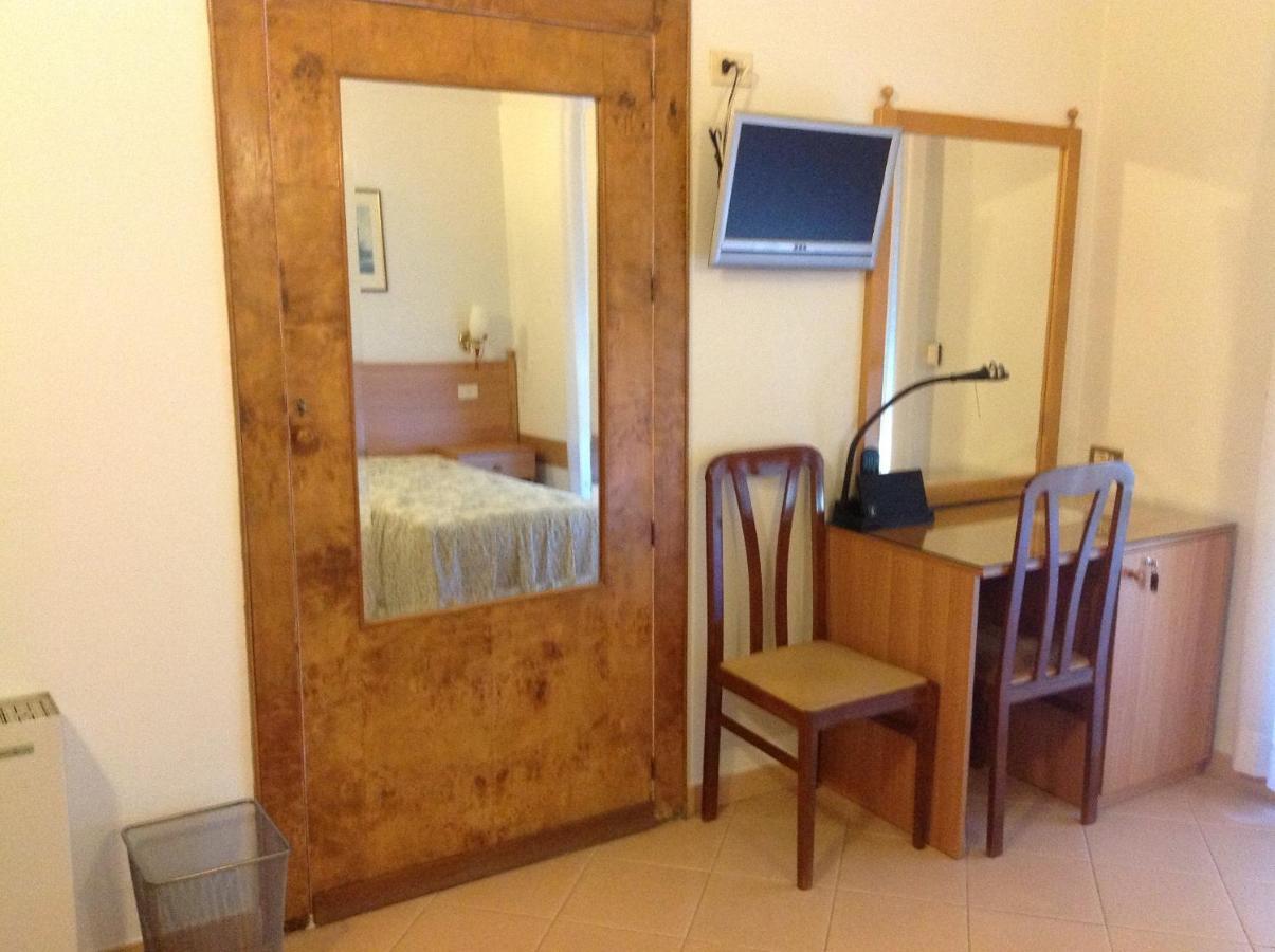 Hotel Castello Mesagne Kamer foto