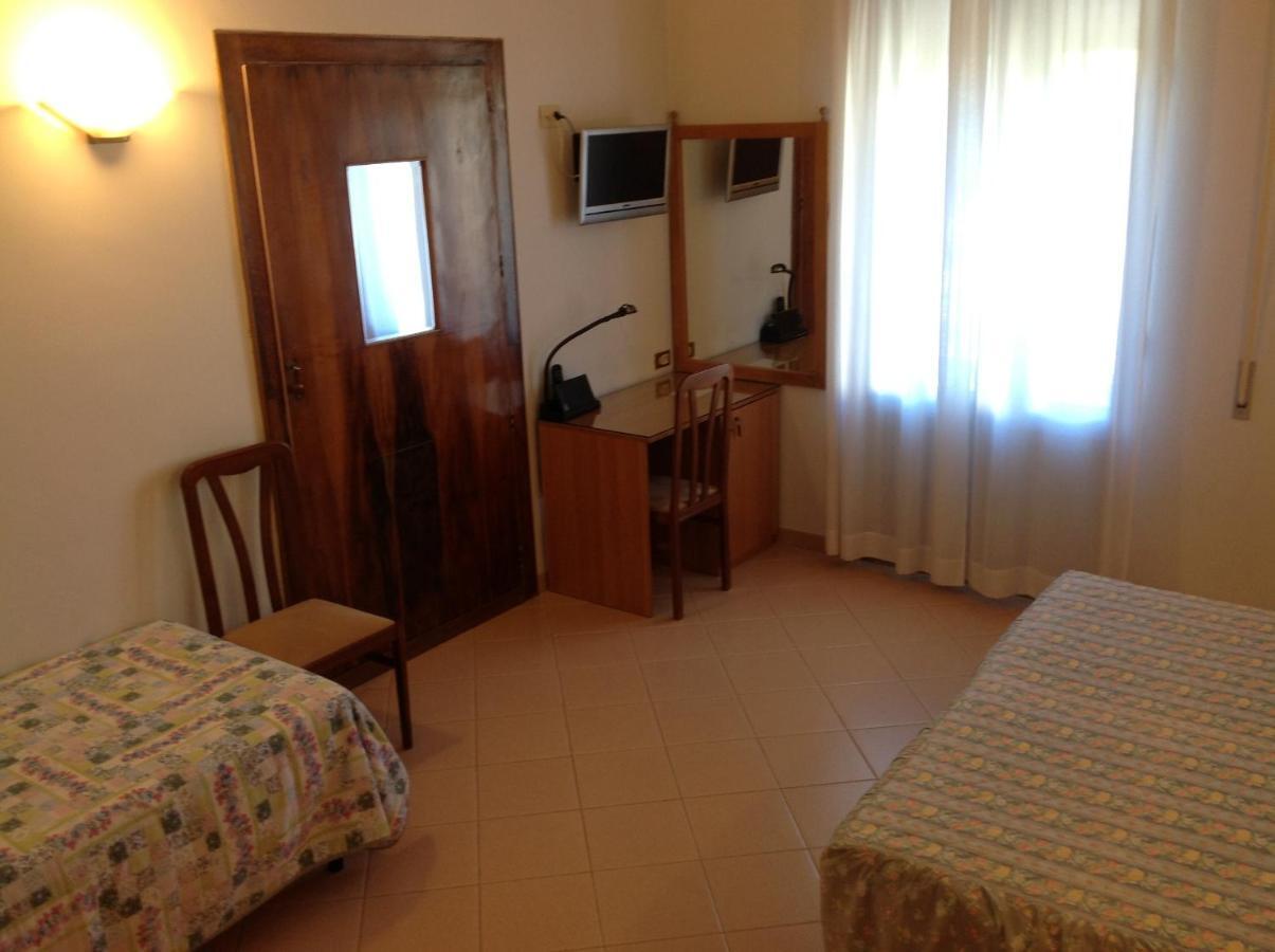 Hotel Castello Mesagne Kamer foto