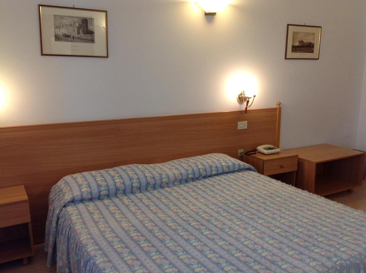 Hotel Castello Mesagne Kamer foto